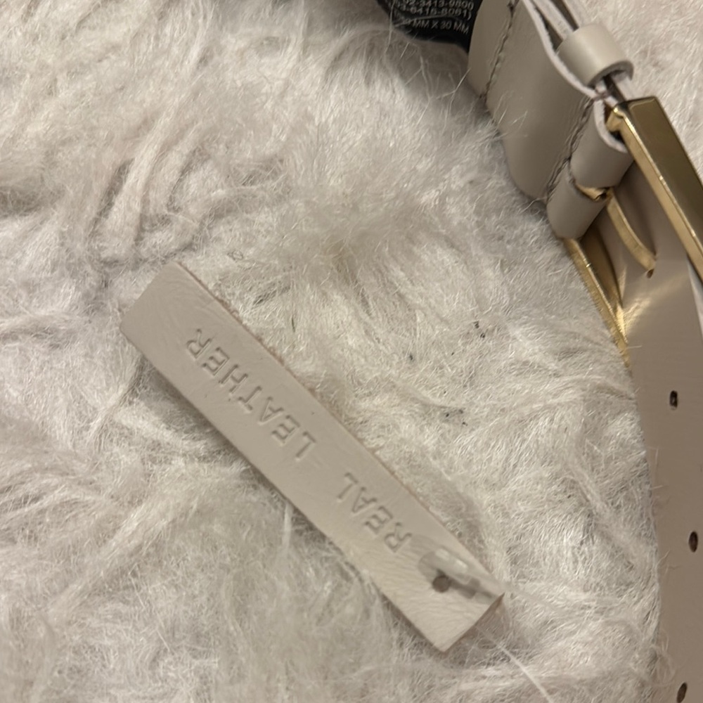 Elegant Cream Belt Bag - Picture 5 of 15